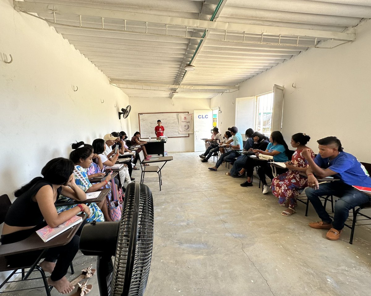 guc_wikipeetia's tweet photo. #EnImágenes📸 | Revivamos un día lleno de aprendizaje y conocimiento libre.✍️

🏫 En la escuela CDIWA de Uribia, jóvenes estudiantes wayuu participaron en la primera socialización de la #Wikipeetia en este municipio.🤩👨‍💻

Un espacio para conocer más acerca de @guc_wikipeetia📚✨ https://t.co/68HlkGay63