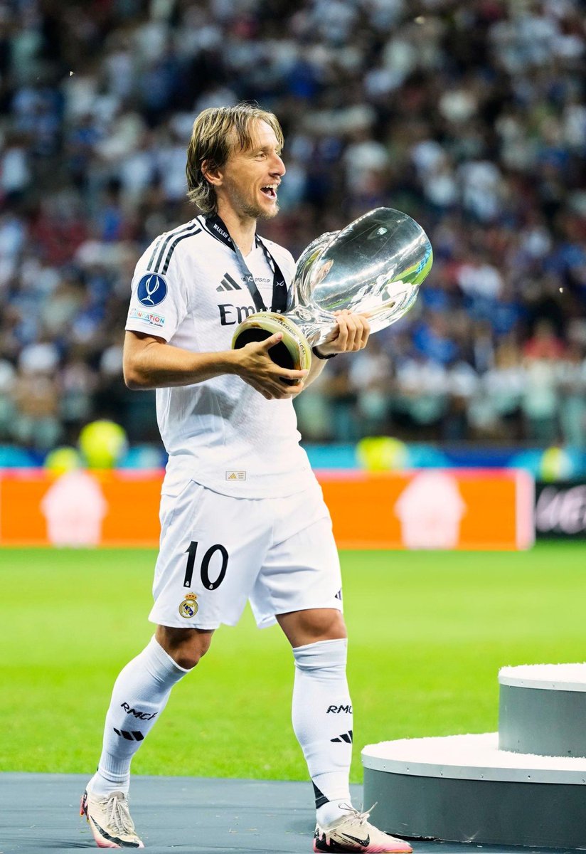 First trophy as club captain: ✅