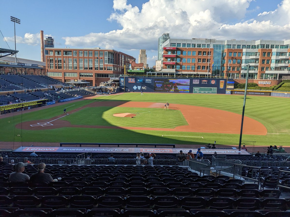 PatrickKinas's tweet photo. 2nd game of 6g set btw @DurhamBulls (18-22, 9GB) & @nashvillesounds (22-17, 4.5GB)
Fmr @Ohio_Baseball LH #JoeRock (4-6,4.78) v fmr @PNW_Baseball RH #ChadPatrick (11-1,2.83)
📻 6:21pE @BuzzSportsRadio
📺 6:30p @MiLB.tv,#Spectrum,34-2
☀️82
🎙️@poser38 & 🙋
#RaysUp #ThisIsMyCrew https://t.co/uxgpl2HH34