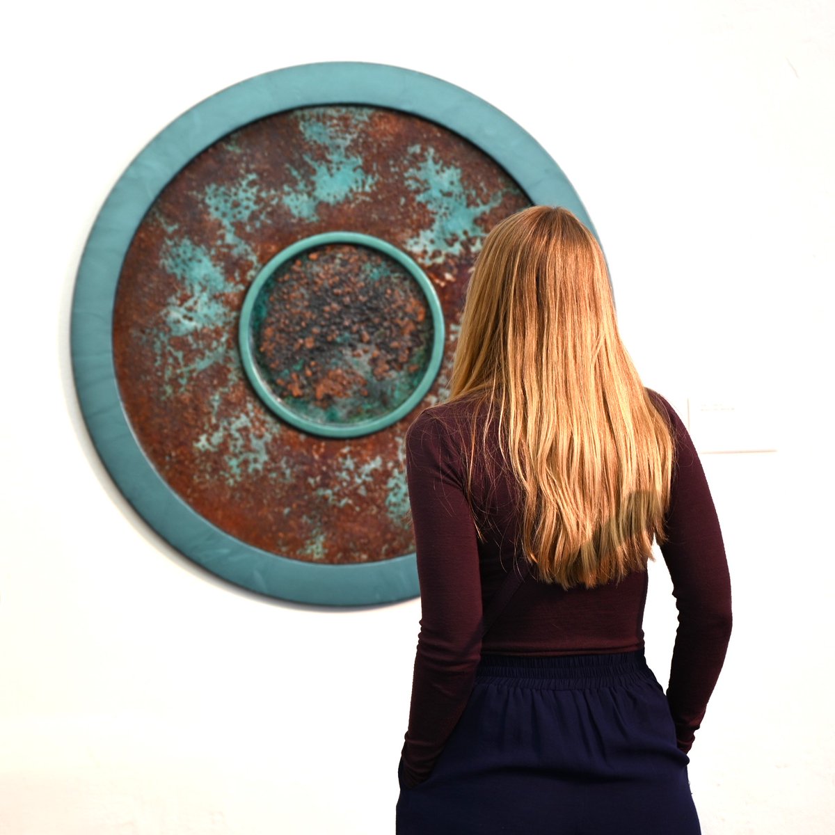 These open-ended, abstract paintings invite a purely aesthetic experience. Marvel at the craft and process, the transitions from glossy pools and ridges of iridescence to the oxidized, craggy peaks. 

👀 Dale Lindman: Between Place and Time is ON VIEW thru Aug 25 at BAM!