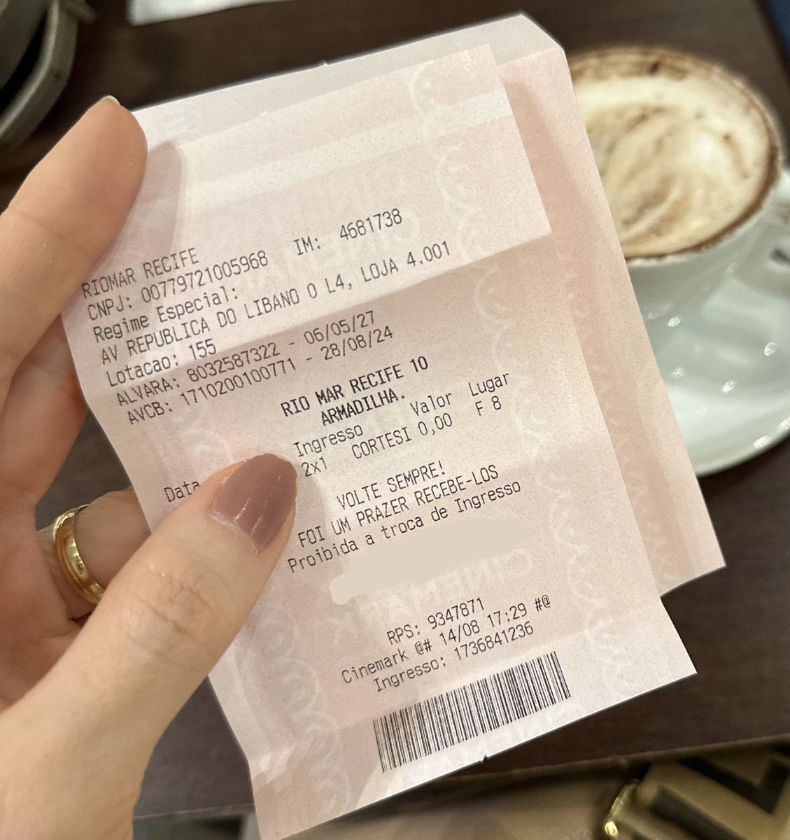 CINEMA GRÁTIS

Alguém aqui comentou que quem assina o clube Ifood pode resgatar ingresso grátis no Cinemark de segunda a quarta. Eu assino há anos e não fazia ideia 🤡

Agradeço quem soltou essa info no mundo, hoje testei pela primeira vez e deu certo!