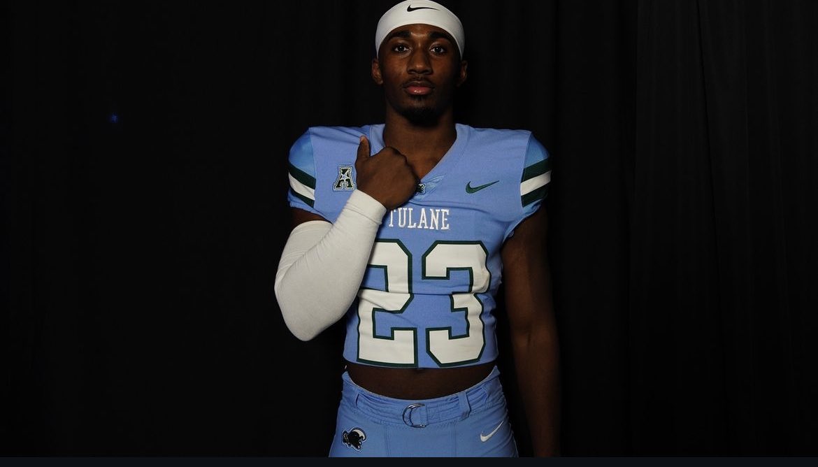 🌊2024 Tulane Football Position Preview🌊

🏈Safeties(Part 1)🏈

Bailey Despanie(<a href="/DespanieBailey/">Bailey “slim” Despanie ✞</a>)
👕 #32
📚 Junior(R)
↕️ 6’1”
⚖️ 205 lbs
🏠 Lafayette, LA
🎓 Carencro HS

Jalen Geiger(<a href="/jalengeiger/">jalengeiger</a>)
👕 #2
📚 Graduate
↕️ 6’1”
⚖️ 205 lbs
🏠 Columbia, SC
🎓 Spring Valley HS
🏈