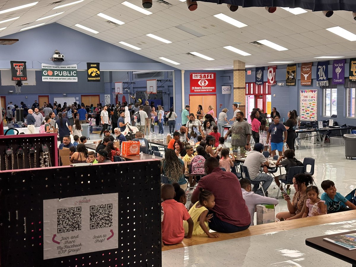 mora_lanette's tweet photo. Back to School Block Party Bash!! Bringing families and community together to support our students. #NISDHatchett #NISd https://t.co/XJPQBx5DB5