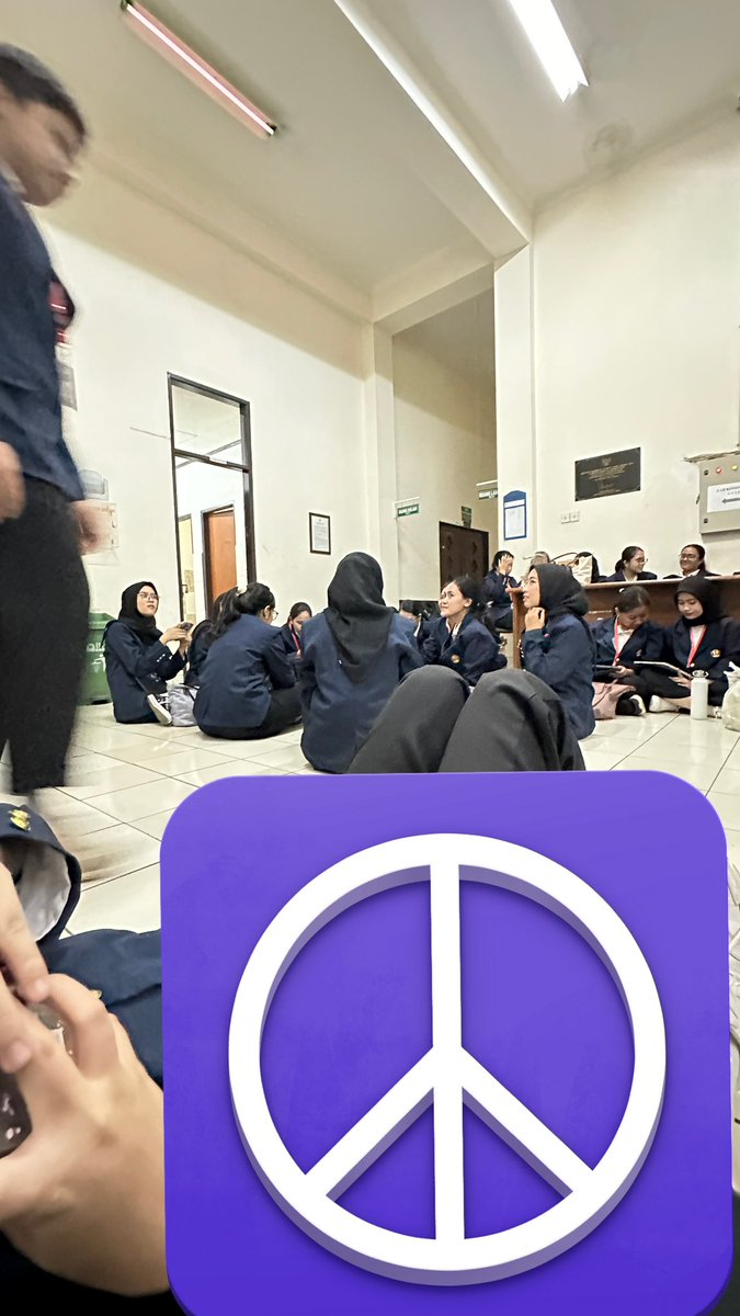 kevaynaa's tweet photo. semangat all 😶‍🌫️😶‍🌫️ https://t.co/D1JGcYuHCK