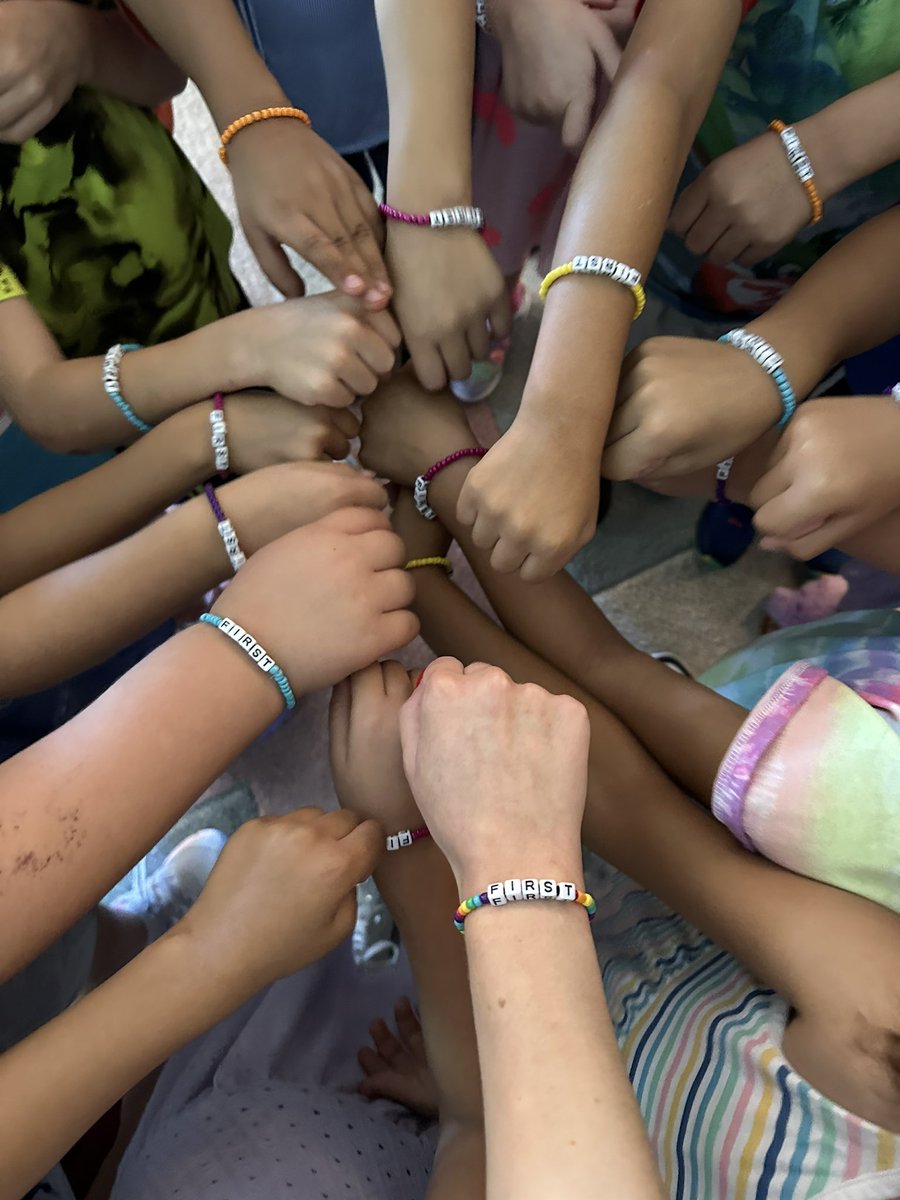 Emma Medlock (@ms_medlock1) on Twitter photo Year ✌️ with the <a href="/Nieman512/">Nieman Elementary</a> first grade dream team! ⭐️ #FoxFam #AllinSMSD <a href="/theSMSD/">SM School District</a> Year ✌️ with the <a href="/Nieman512/">Nieman Elementary</a> first grade dream team! ⭐️ #FoxFam #AllinSMSD <a href="/theSMSD/">SM School District</a>