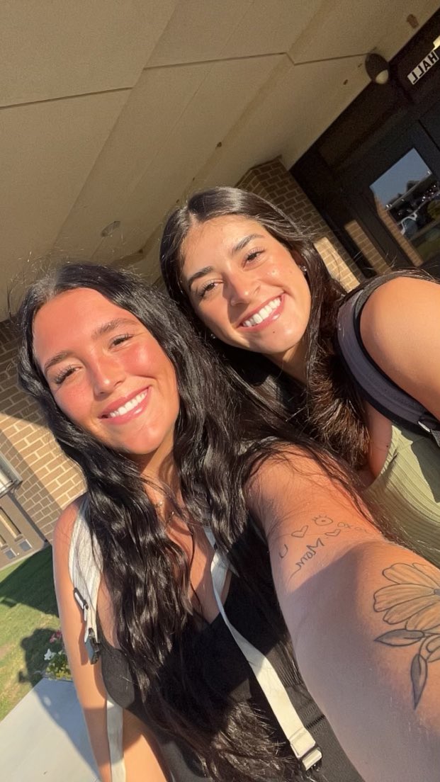 GoConqsSB's tweet photo. First day of school ✅ 🥎🤓 https://t.co/BF3DrAqDUP