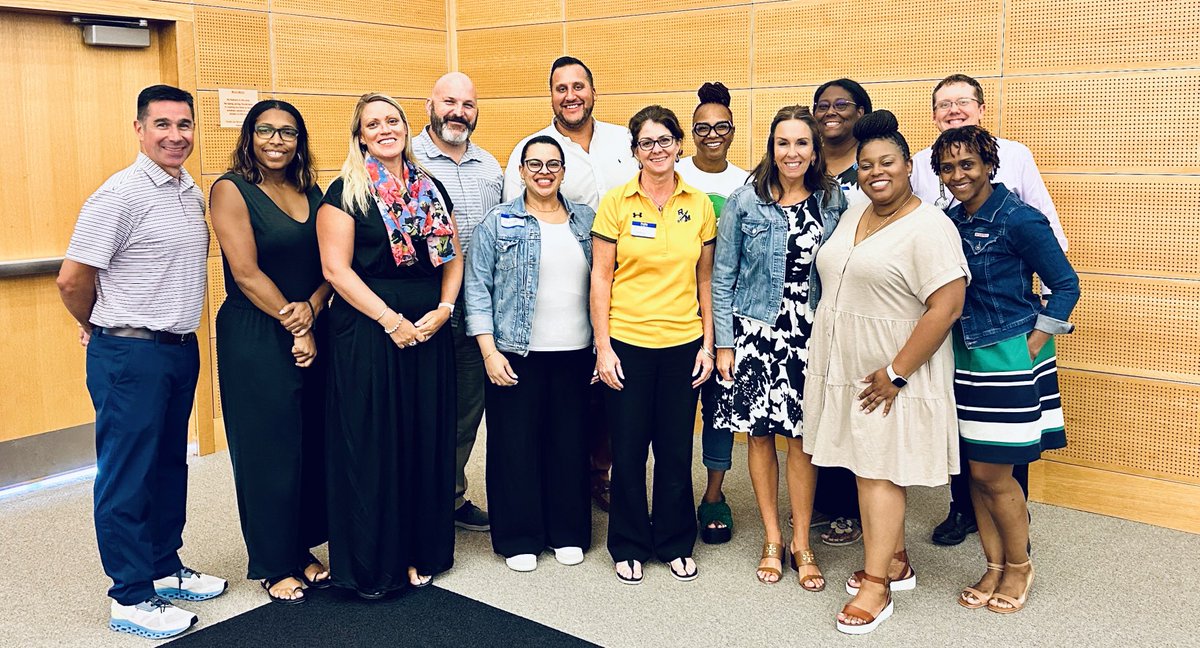 The MCAAP High School Cabinet is ready to represent and advocate on behalf of our students and staff! ⁦<a href="/MCAAPMD/">MCAAP</a>⁩ 
⁦<a href="/RMHS_principal/">Alicia Deeny</a>⁩ ⁦@_DrRobinson⁩ ⁦<a href="/NorthwestJags/">NWJagsPrincipal</a>⁩ ⁦<a href="/RHernandezMCPS/">Ricardo E. Hernandez</a>⁩ ⁦<a href="/PrincipalRHS/">Rhoshanda Pyles</a>⁩ ⁦<a href="/QOAP_KJ/">Kirsten Jackson</a>⁩ ⁦<a href="/MrCarothersPHS/">Mark A. Carothers</a>⁩
