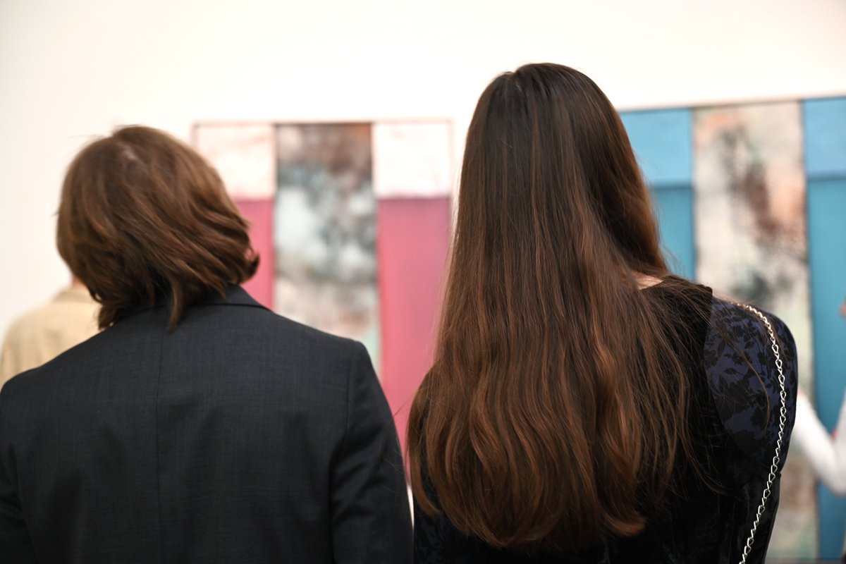 Dale Lindman’s career has been dedicated to exploring abstraction in painting; he has mastered a vocabulary of light, color, and texture. These variables evoke a sense of time and place, sometimes a memory, a moment in the day, or a specific location. ⏳ON VIEW thru Aug 25!