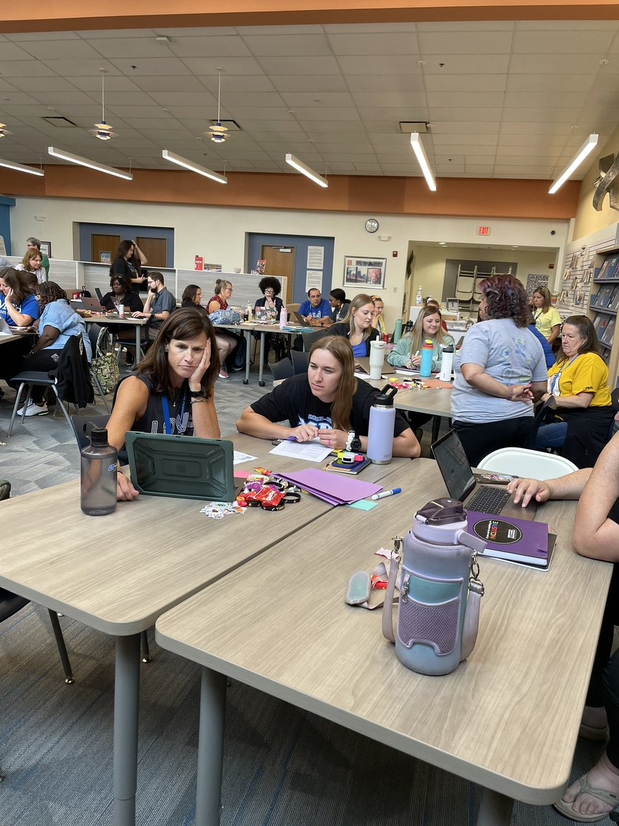 Emily Kresyman tweet media