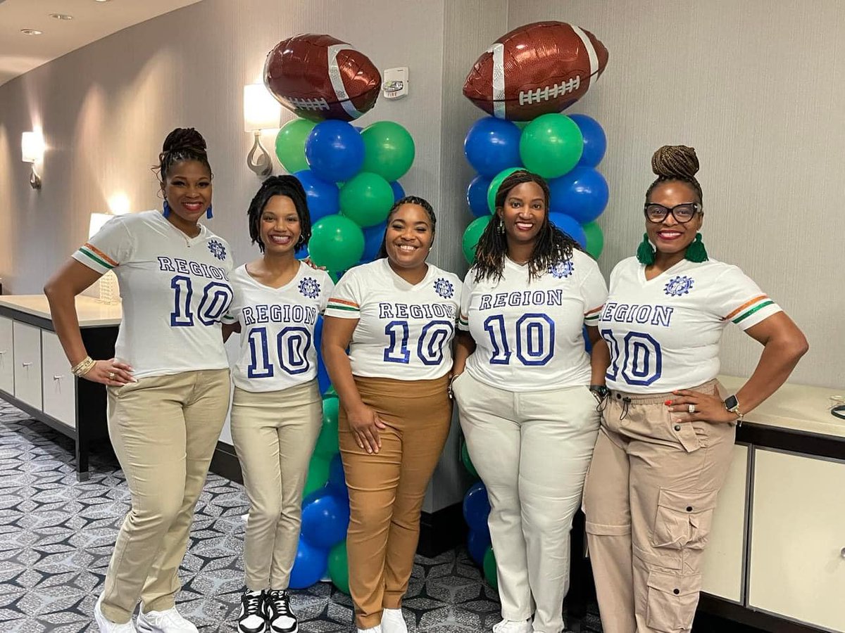 TreecaC's tweet image. Honored to share that I had the opportunity to present at the NCCEP National Conference in Washington, D.C. last month to educators from across the country, alongside my team! Special shout out to my amazing teams’ hard work leading up to the conference. #GEARUPworks