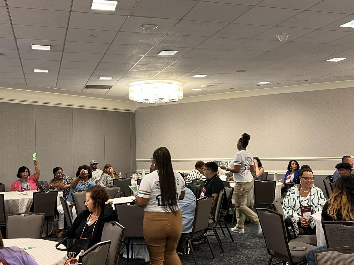 TreecaC's tweet image. Honored to share that I had the opportunity to present at the NCCEP National Conference in Washington, D.C. last month to educators from across the country, alongside my team! Special shout out to my amazing teams’ hard work leading up to the conference. #GEARUPworks