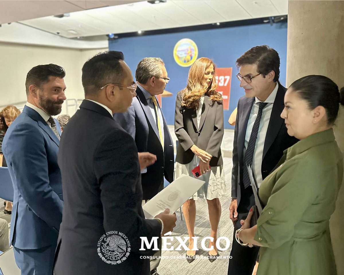consulmexsac's tweet photo. El CG 🇲🇽 @Tonatiuh_ participó en conferencia de prensa junto a @SenGonzalez33 y @JoshBeckerSV para anunciar la iniciativa #SB537, que busca construir un memorial en LA🇺🇸 para honrar a l@s familias afectadas durante las deportaciones de 🇲🇽 y 🇲🇽🇺🇸 en la GranDepresión de 1930s. https://t.co/SEIGuWWX2V