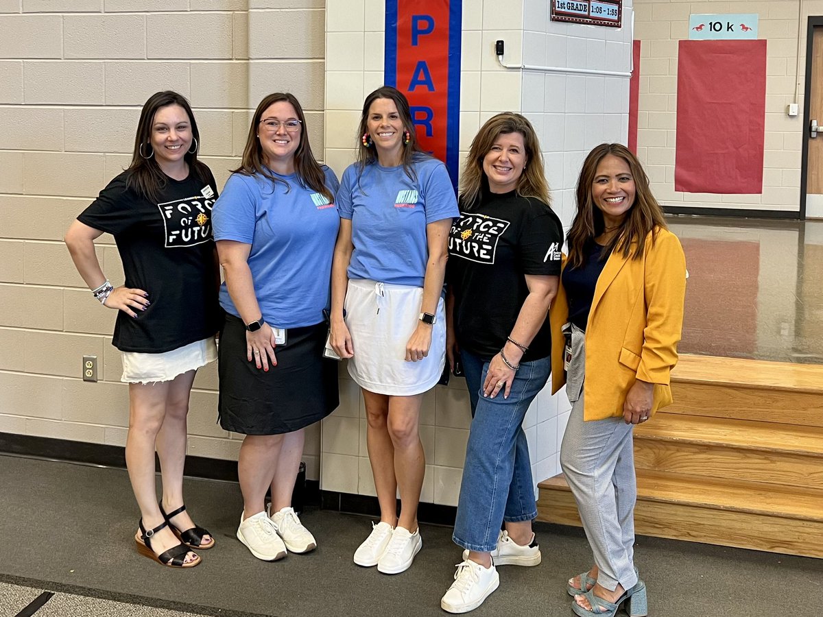 Crestina C Hardie (@crestinahardie) on Twitter photo X marks the spot 🏴☠️ Treasure trove at <a href="/Parkside_ES/">ParksideElementary</a> where Mustangs are exploring hidden gems, discovering new friendships and teachers and mapping out year full of learning and adventure! Happy #FirstDay <a href="/kelly_looman/">Kelly Looman</a> 💎💎💎#ForceOfTheFuture #BruhWeBack X marks the spot 🏴☠️ Treasure trove at <a href="/Parkside_ES/">ParksideElementary</a> where Mustangs are exploring hidden gems, discovering new friendships and teachers and mapping out year full of learning and adventure! Happy #FirstDay <a href="/kelly_looman/">Kelly Looman</a> 💎💎💎#ForceOfTheFuture #BruhWeBack