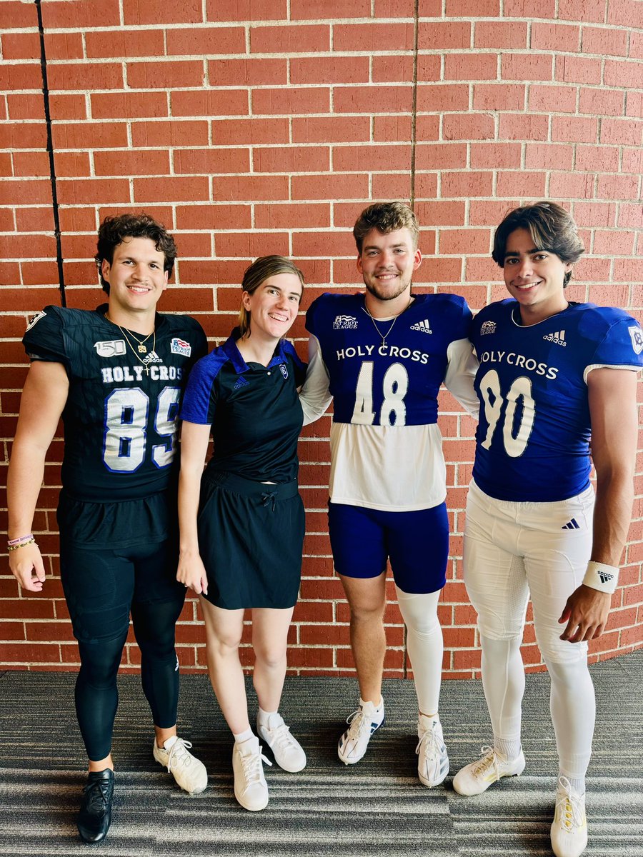 Another <a href="/HCrossFB/">Holy Cross Football</a> media day in the books with the best folks ✅💜

#GoCrossGo