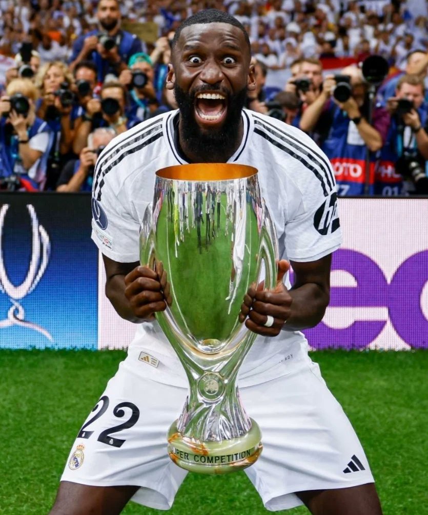 ¡SOMOS SUPERCAMPEONES DE EUROPA! 🤍 Another one... 🏆😍 Hala Madrid! #Hustle #AlwaysBelieve