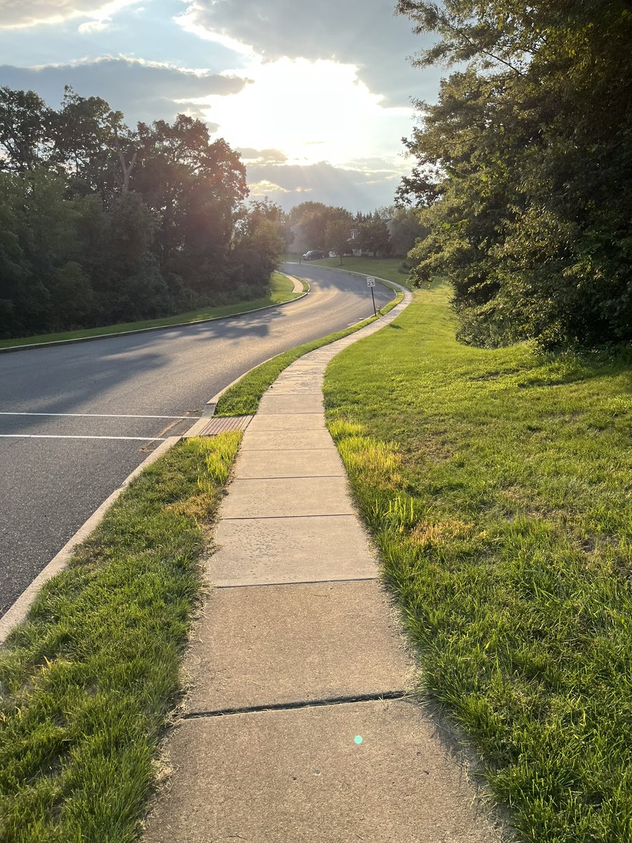 The sitter: aauuugghhh my back hurts I’m so depressed and gaining weight I hate this wretched life I so loathe myself

The walkist: