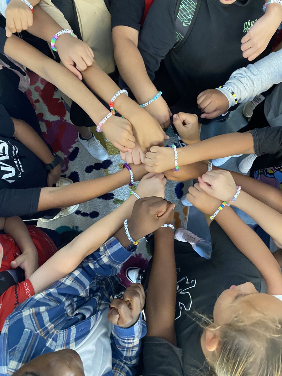 Kristen_Raye's tweet photo. @adamwasch @DonorsChoose Hi! I’m Kristen, 4th Grade teacher in Lynn, MA! My list has basic supplies my students share at tables w/ each other! I also have clothing on my list as well, I store food &amp; clothing at school as some students are in need throughout the year ❤️ Thank you!! https://t.co/YYxlYaScfL https://t.co/odLyaez79A