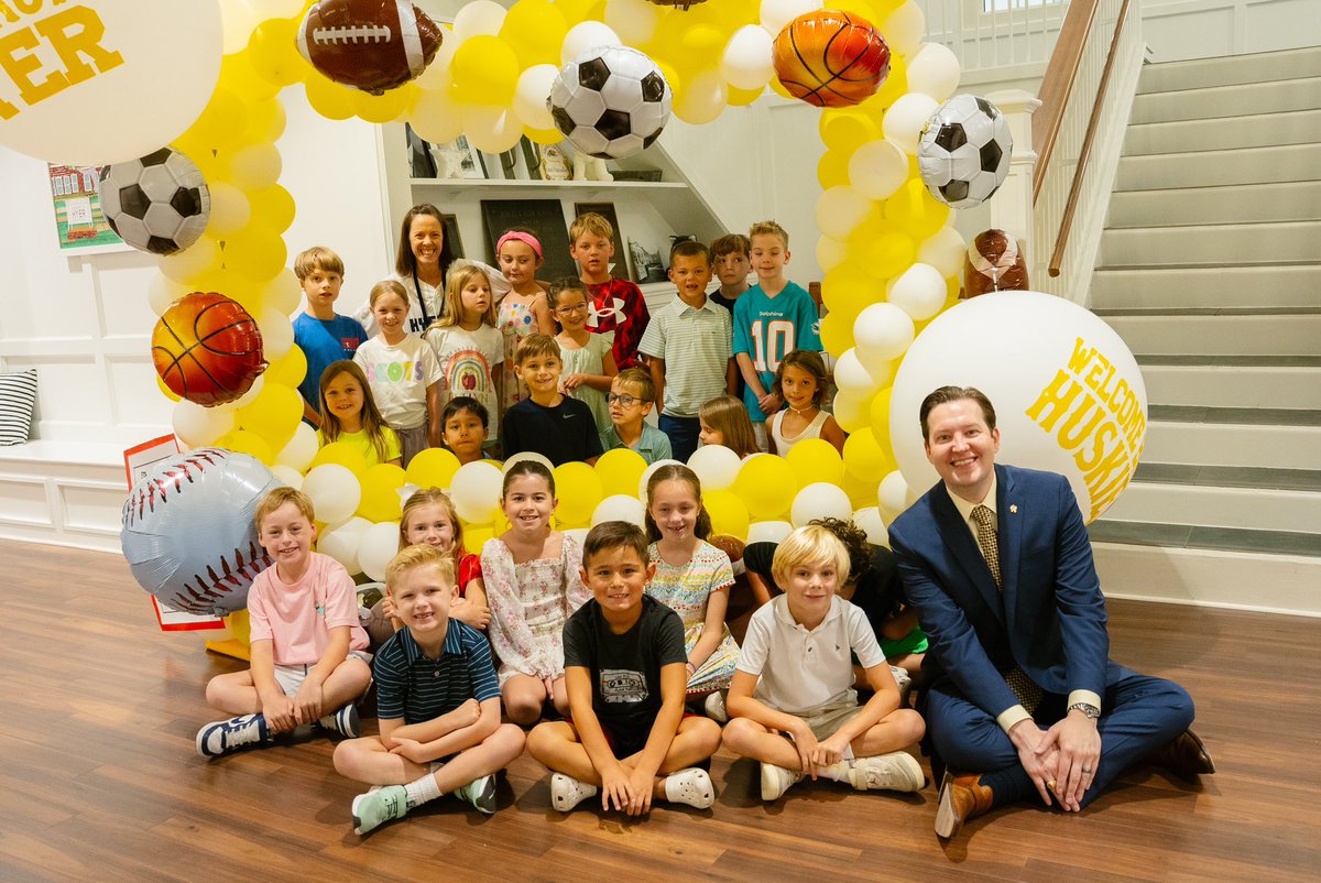 DrRockwood's tweet image. I loved seeing these smiling faces today! #HPISD1stDay 📸😁 #HPISD