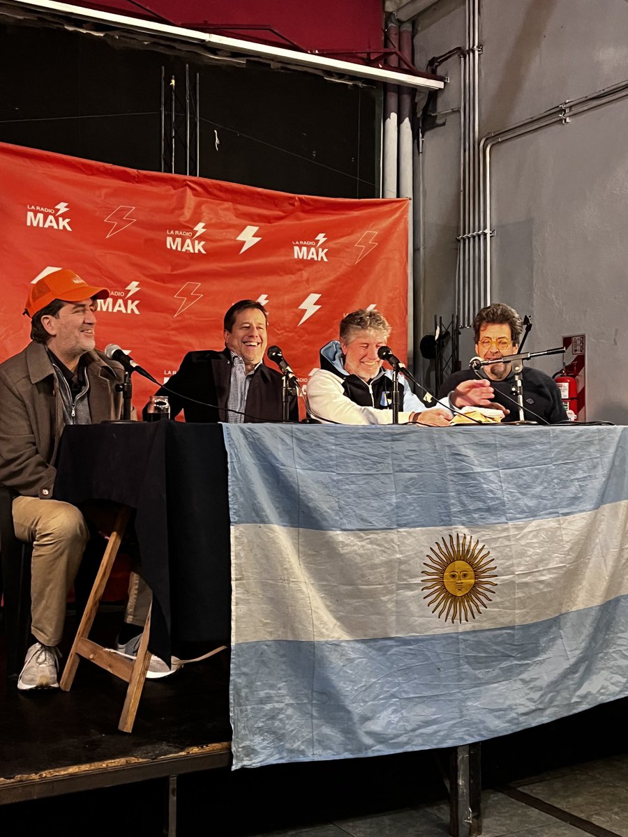 MeliiSaidman's tweet photo. Volvió #lacenamak ⁦@LaRadioMAK⁩ con ⁦@rinconet⁩ ⁦@elbosnio⁩ ⁦@NagusInfo⁩ ⁦@AmadoBoudouArg⁩ ⁦@marianorecalde⁩ y por supuesto ⁦@lamovedizamak⁩ !con los monstruos @xeneise68 ⁦@RikiKurcoro⁩ https://t.co/DVtheey9ax
