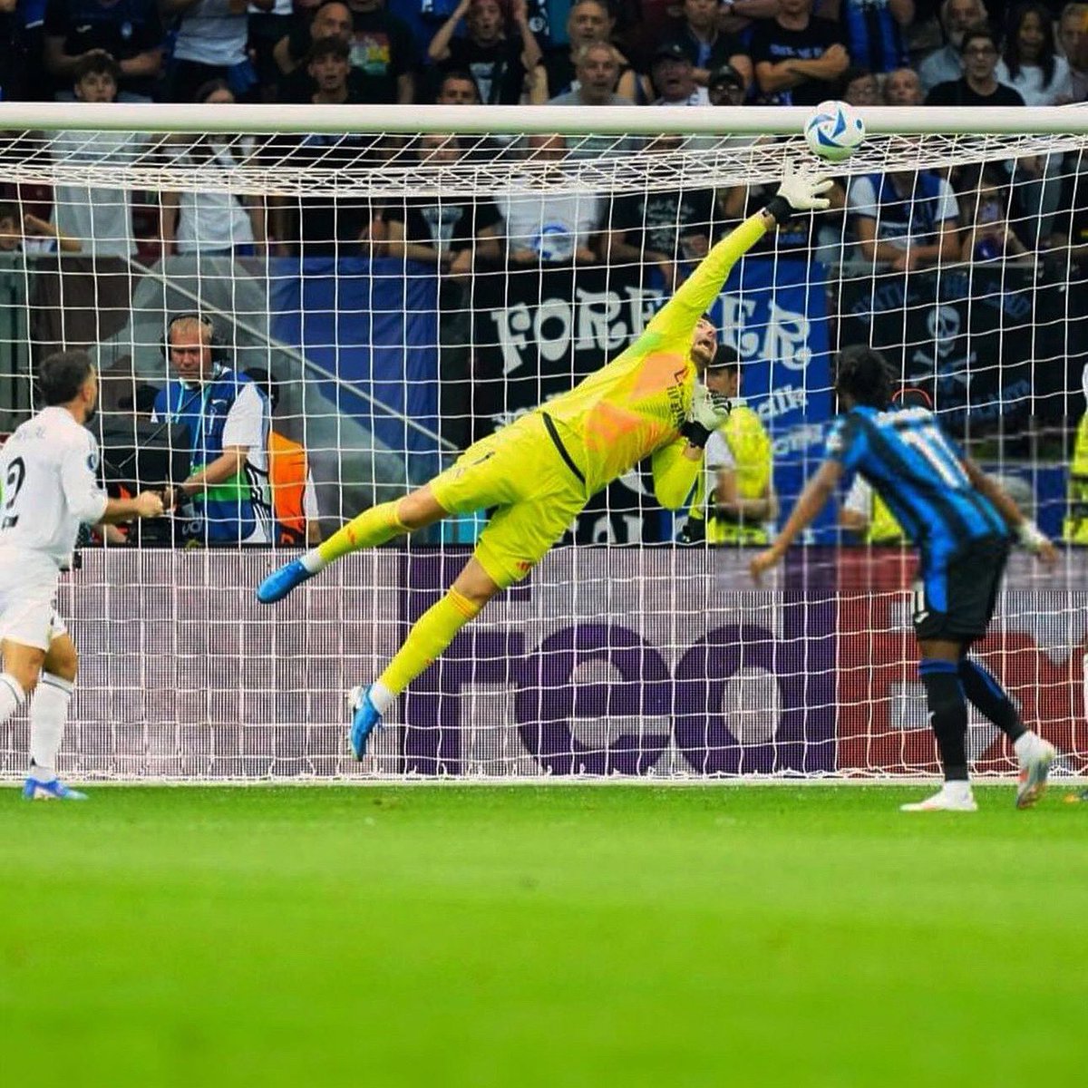 🧱🧱🧱 #HalaMadrid