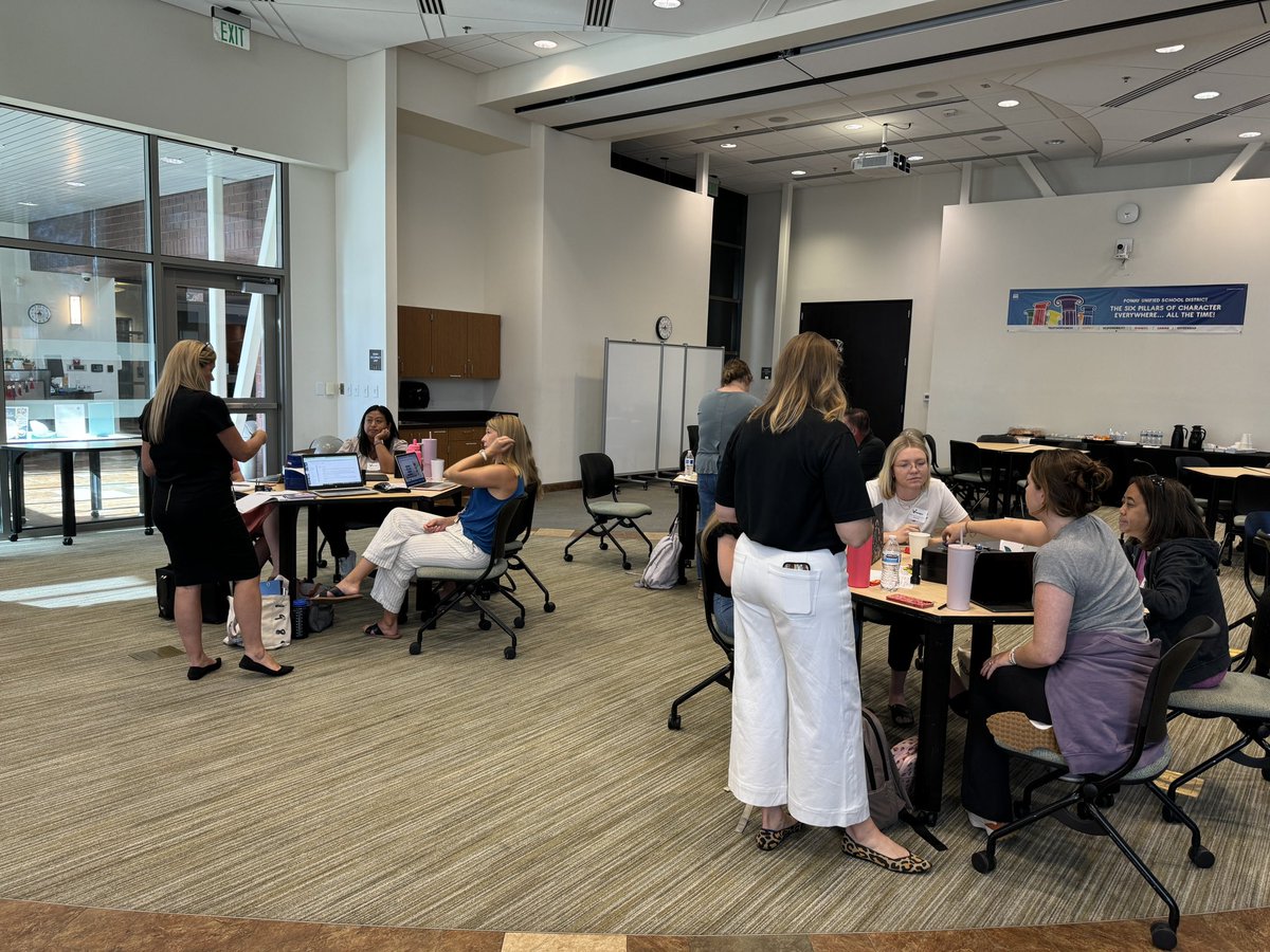 Who says professional learning can’t be fun?🤩 #PUSDVoyager 1️⃣.0️⃣s took part in game-based learning w/ <a href="/breakoutedu/">Breakout EDU</a> to learn about SAMR🔐🔓They also had hands-on time to build their <a href="/canvaslms/">Canvas LMS</a> course and incorporate meaningful evidence with <a href="/canva/">Canva</a>. #PUSDInnovate