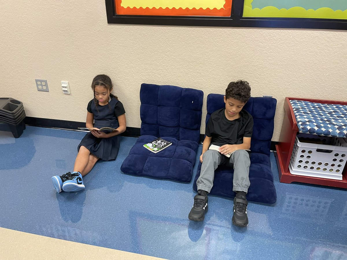 Using descriptive vocabulary to describe our personalities after drawing our own self portraits! ✍️ Followed by some independent reading time! 😌📖 <a href="/PLEgators/">Palmetto Elementary</a> <a href="/collierschools/">Collier County Public Schools</a>
