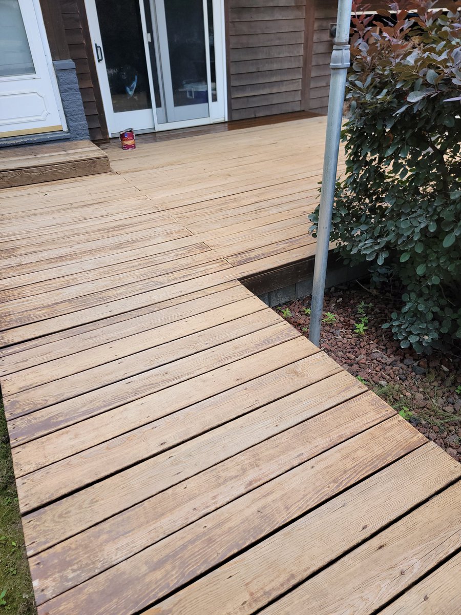 sheerpainting's tweet photo. Staining a deck with SuperDeck Oil Cedar Toner. #staining #exteriorstaining #deckstaining #decks https://t.co/FKYvlfB4O2