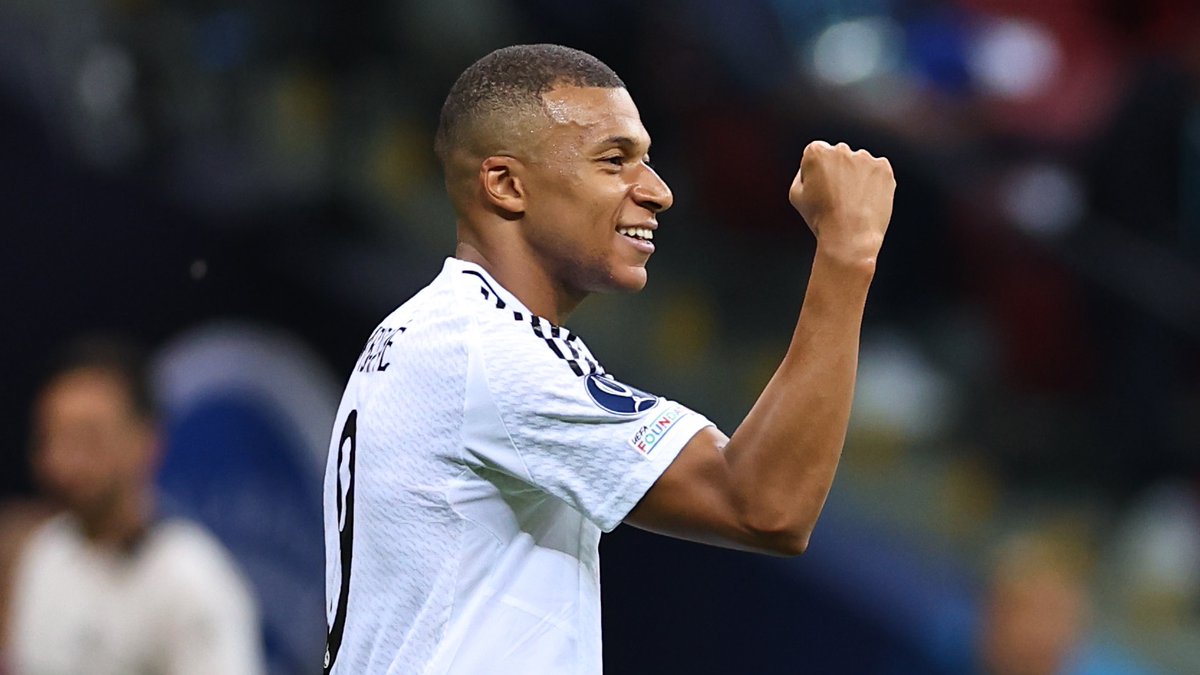 FabrizioRomano's tweet photo. ⚪️🇫🇷 “Can Mbappé score 50 season goals?”.

“Well, he has the quality to score more than this!”, Carlo Ancelotti says. https://t.co/mQoTQmoBTK
