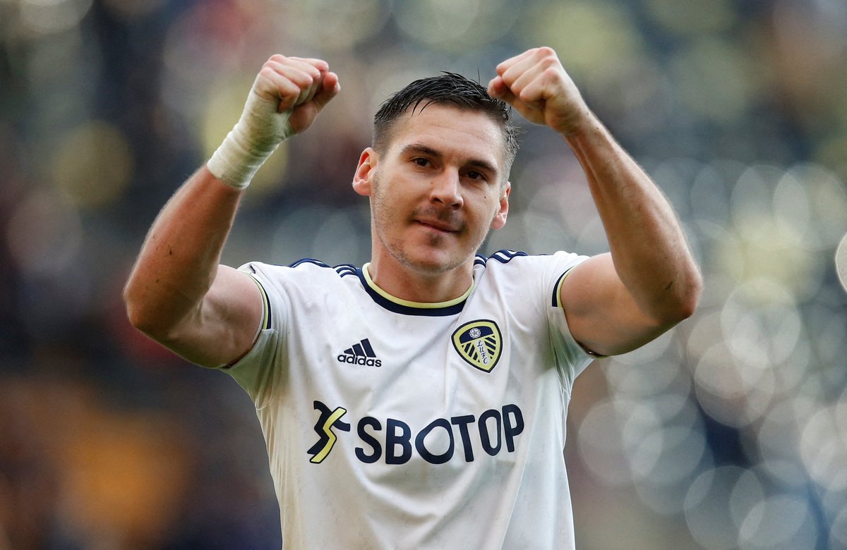andywacka's tweet photo. @David_Ornstein @TheAthleticFC Good article but you’ve got the wrong picture https://t.co/qTu0fr8mVN
