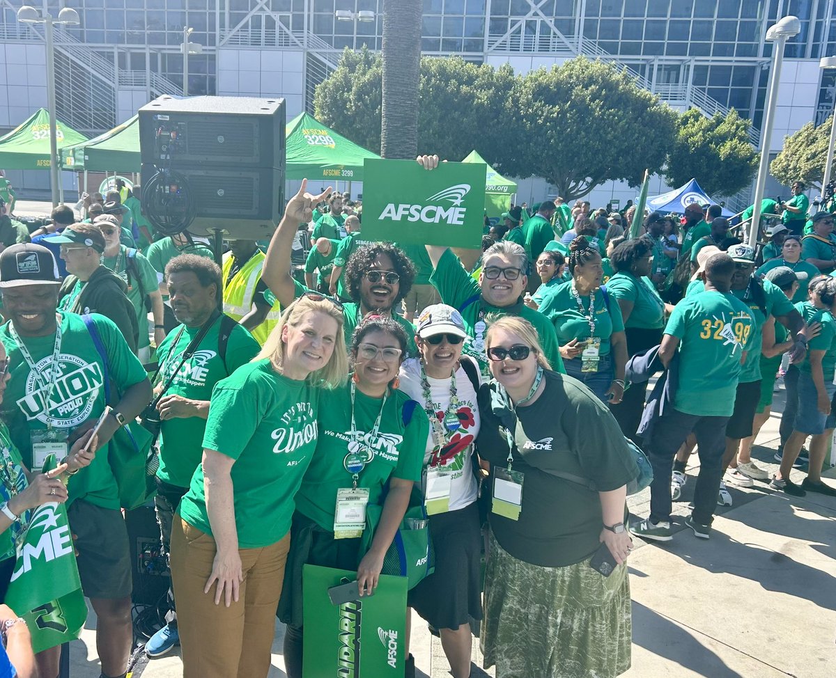 LizShuler's tweet photo. Today I was proud to rally with my fearless union siblings in @AFSCME - UC healthcare and service workers who are demanding higher wages and housing aid as living costs soar. It's time for the UC system to support its essential workers! https://t.co/HM3gs6IfA0