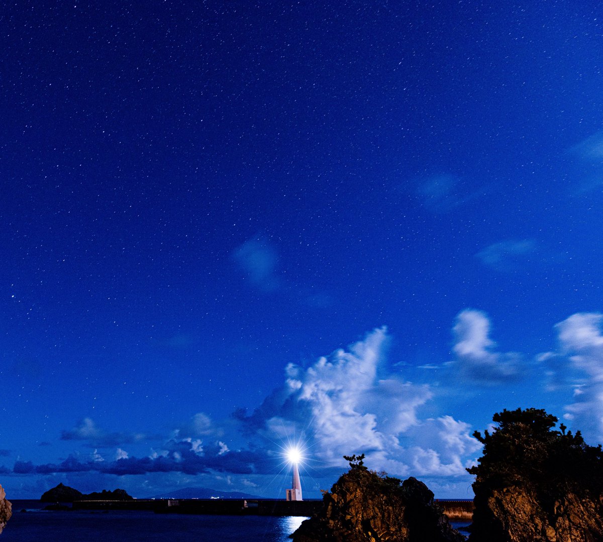 台風7号が来る前日。
伊豆諸島 新島村 式根島の星空。