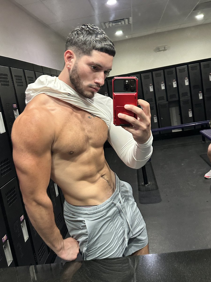 Missing the short hair and beard a bit rn idk