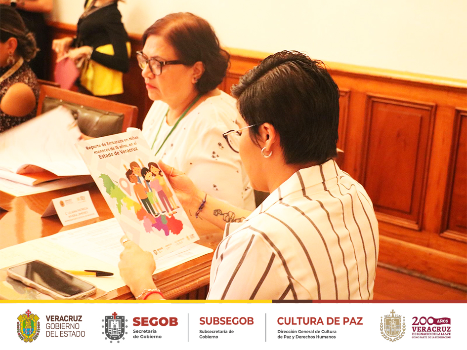 ✅Hoy la Directora General participó en la Primera Sesión Extraordinaria del #GEPEA Veracruz, dónde se dio seguimiento a las acciones para la prevención del embarazo en adolescentes, así como la atención a las niñas y adolescentes madres o embarazadas, en el salón Benito Juárez.