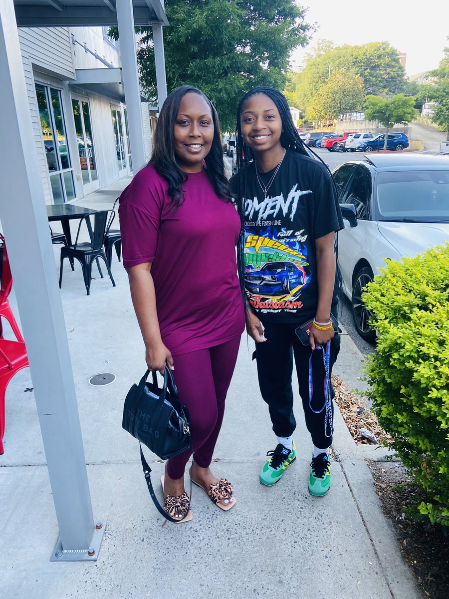 A evening out with my baby before she leave tomorrow for college. Manicures, Pedicures, and dinner. She wanted Buffalo Dip for dinner so Brick it is. Love my boy any my girl ❤️<a href="/pryor_ta/">Ta’Niya Pryor</a>