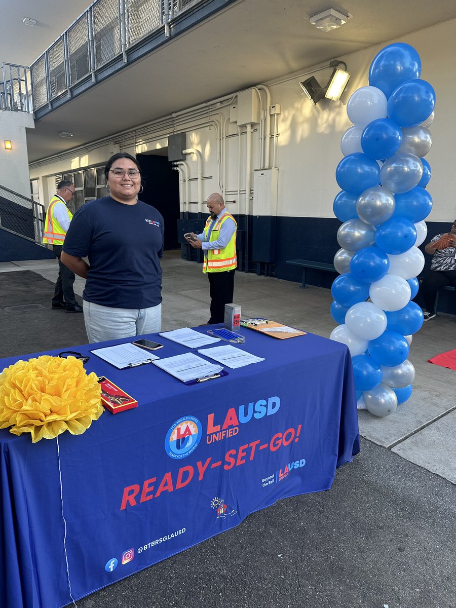 BTBLA's tweet photo. Happy first day of school from RSG @ Main Street Elementary! Big THANK YOU to LAUSD Superintendent Alberto Carvalho &amp; Rams mascot for visiting our morning program this morning, &amp; meeting with our early birds! We can't wait to build, learn, and create our RSG community w/ students https://t.co/IcaVAepGdk