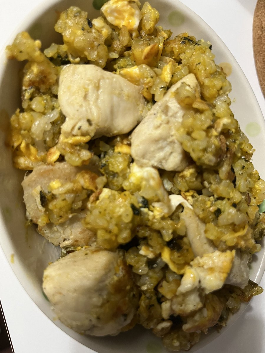Fcrow_sub's tweet photo. 109日目(昨日)。ザバスプロテイン×4(豆乳割)、タンスティック、バナナヨーグルト、チャーハンもどき。今日は一日中掃除してカロリーも消費したはず！えらい！！！#ダイエット仲間募集中 https://t.co/WSYZoouyaW