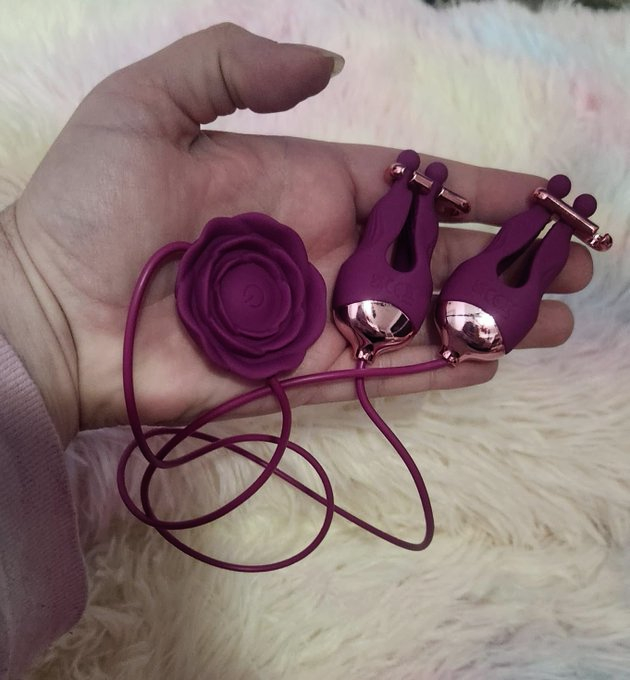 Hello babies , new toys is available rn ! ! ! 
Who likes these cuite , plz message m and get  ur free one ! ! ! 
#sextoys #vubrator #nipplesextoys