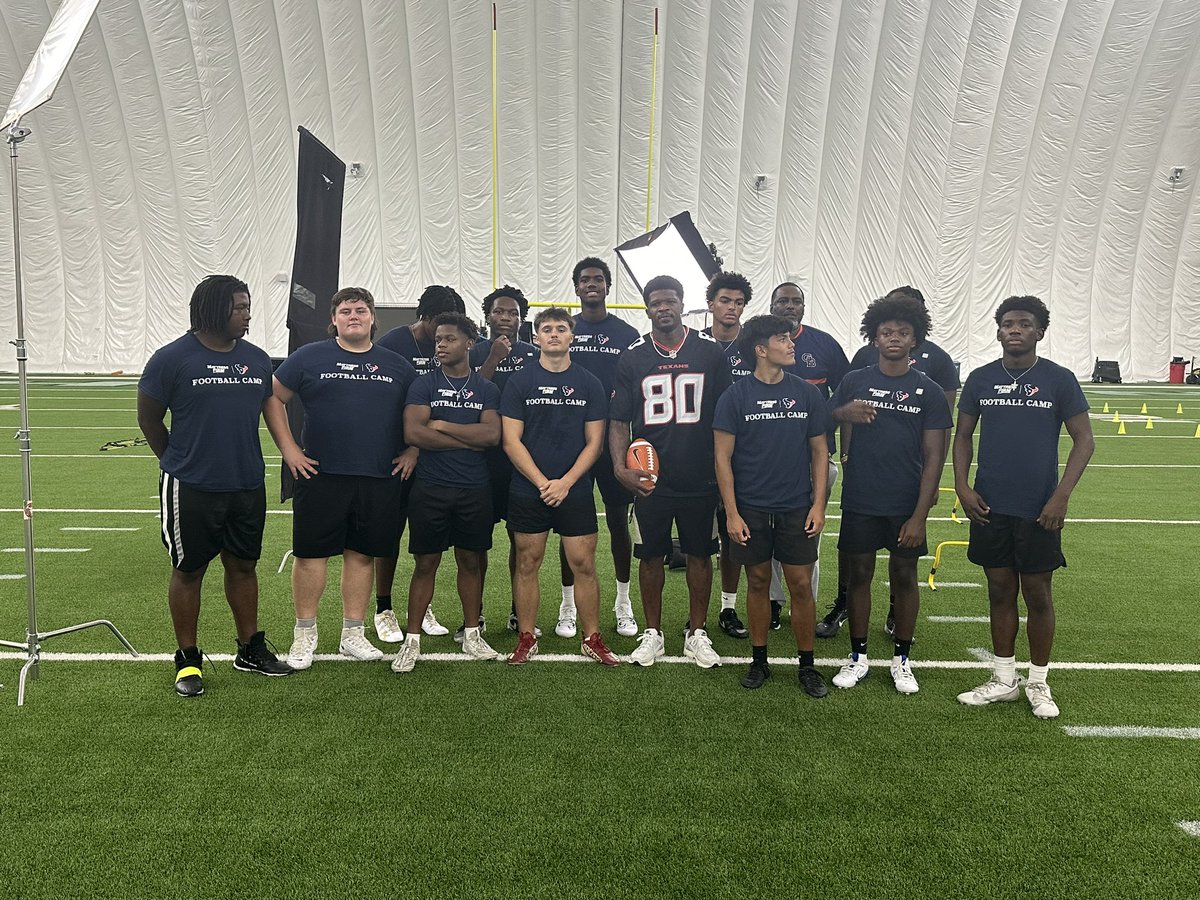 FBISDAthletics's tweet photo. Special thanks to the Houston Texans, Mattress Firm, and Professional Sports Partners for allowing our football student athletes to be a part of a Andre Johnson/Mattress Firm upcoming commercial. https://t.co/znWKxm4nWB