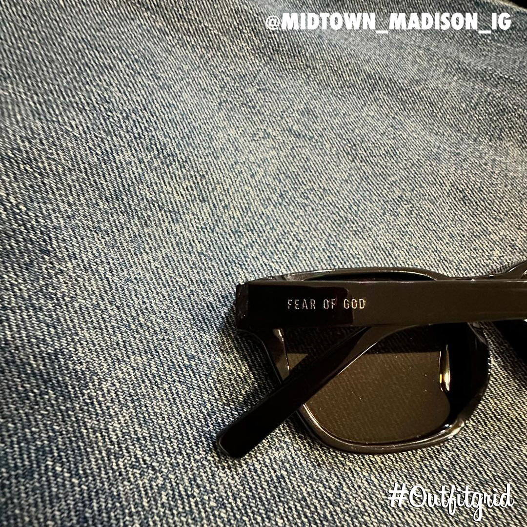 outfitgrid's tweet photo. Today's top #outfitgrid is by @midtown_madison_ig.
▫️ #Essentials #DenimJacket #Tee & #Cap
▫️ #FearOfGodAthletics #Sweatpants & #Sneakers
▫️ #FearOfGod x #GreyAnt #Sunglasses https://t.co/UmqUT54bDg
