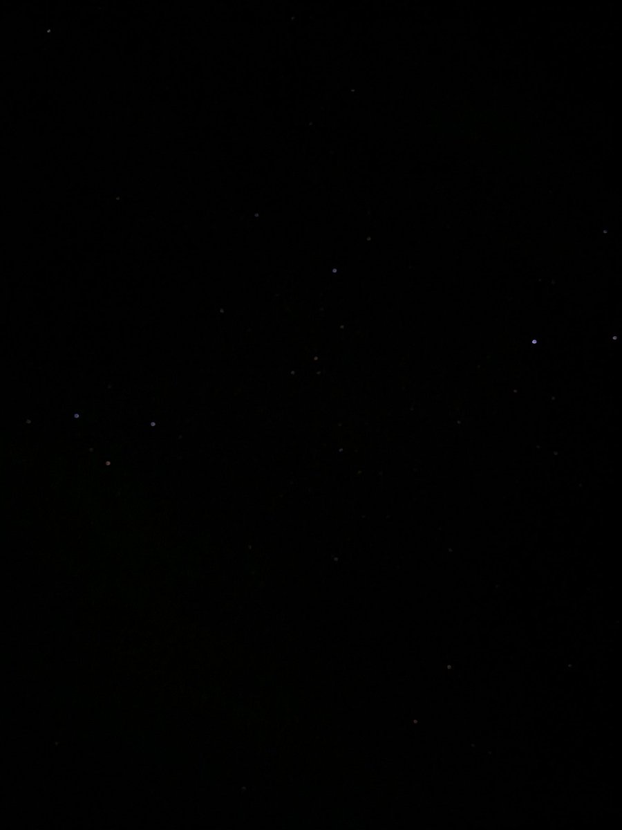 AlexandraAnn67's tweet photo. Any other fool up the hills like myself at 2:40am ? #meteor #MeteorShower #aug13th #lammermuirhills https://t.co/thhIRoyr8W