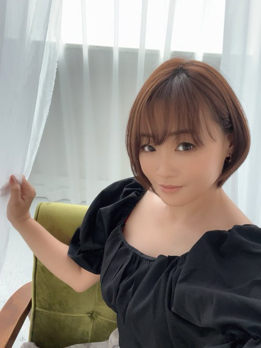 久々の出勤です💕 本日　20:00のご予約のみ空きです✨ ご予約お待ちしております✨  https://t.co/17UaS0mzG4 https://t.co/tofmABQOFW