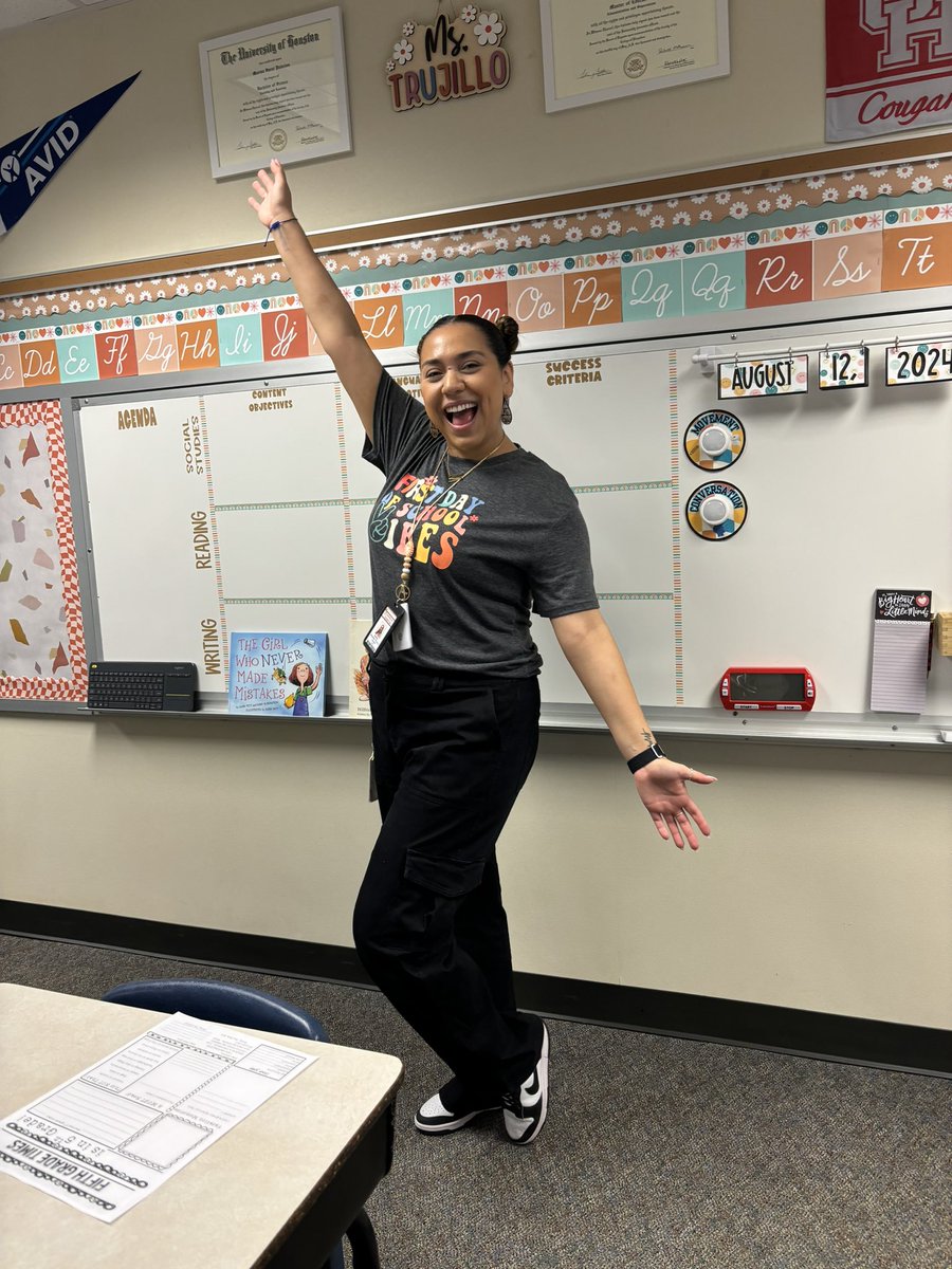 HELLO YEAR SIX! 🌈 ✨ 
Let’s have a great 24/25 school year <a href="/ChancellorComet/">Chancellor Elementary</a>  ! ❤️💛