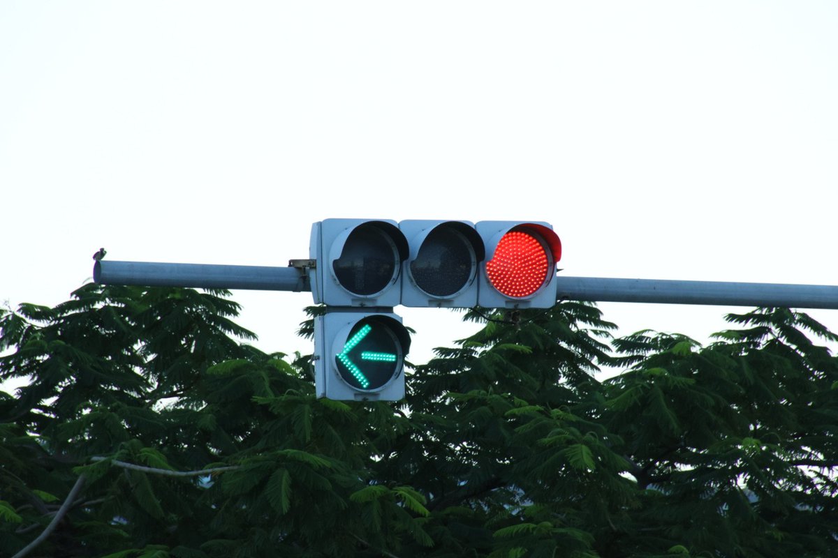 おはようございます。 一目で日本製と分かる信号機が街中に溢れている。