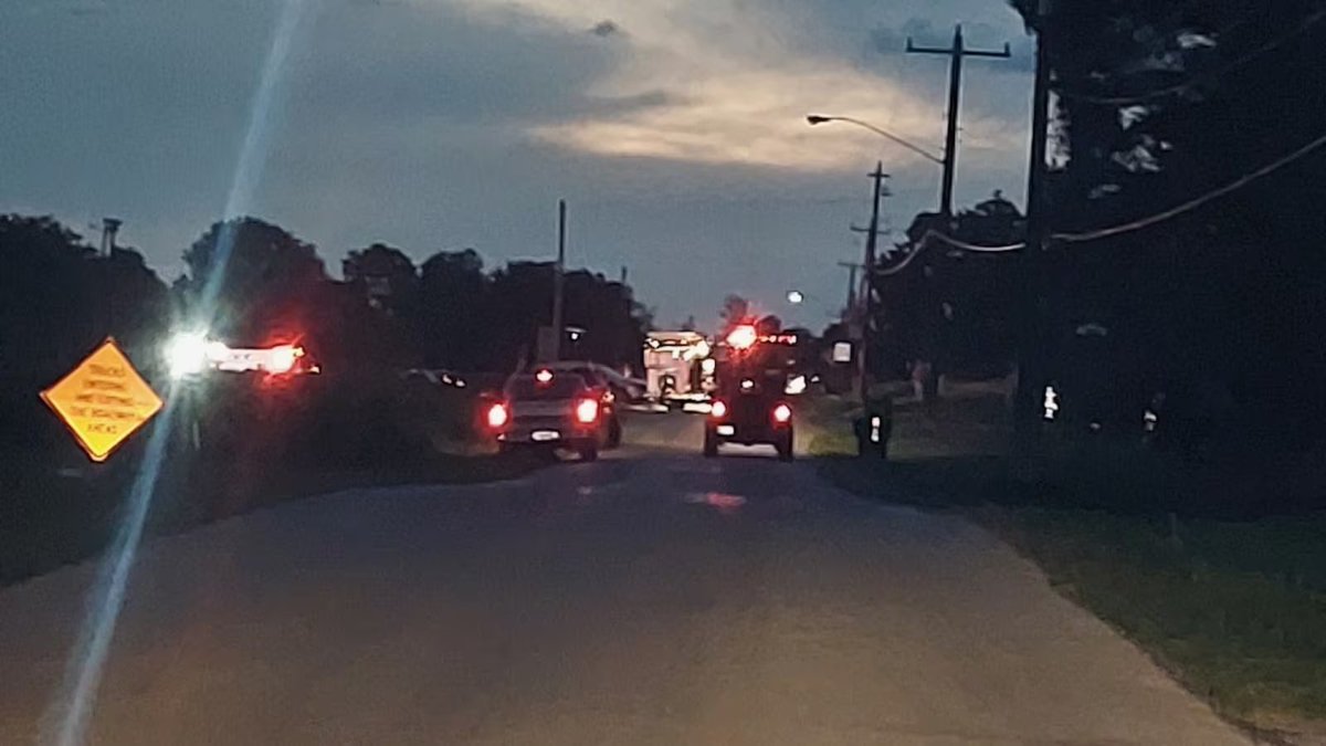 Tragic news from Augusta Co tonight. Just confirmed, 3 are dead, one is at the hospital. <a href="/WHSVColby/">Colby Johnson</a> is on scene with a live report 
We are still working to learn more about this deadly crash with a train. Stay with <a href="/WHSVnews/">WHSVnews</a> 
whsv.com/2024/08/13/vir…