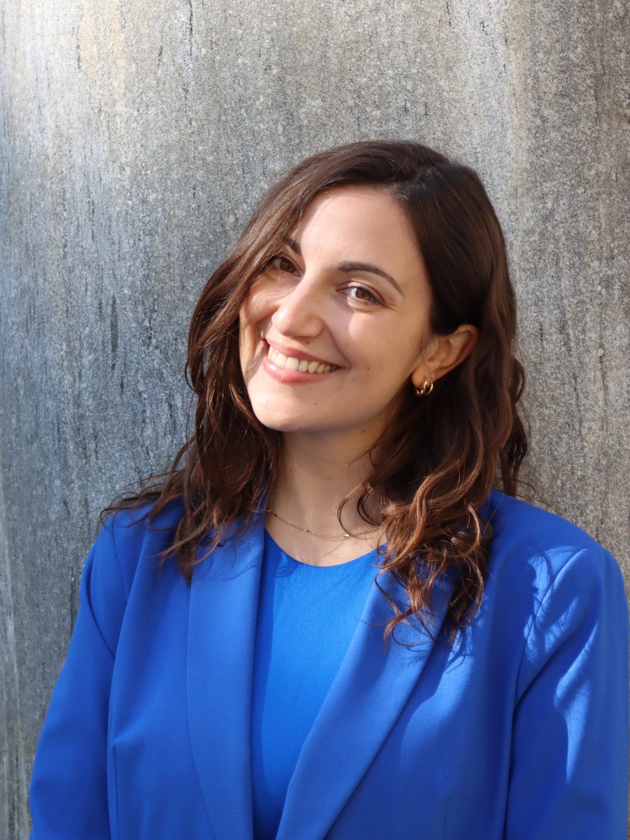 Drumroll, please… 🏆 FIRST PRIZE 🏆 in the Pacific Dataviz Challenge’s static category goes to Alessia Musio of Italy. Well done, Alessia! Detailing the trauma of intimate partner violence, the dataviz is titled ‘Bruised petals, the frightening scars of violence against women.’