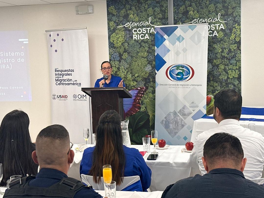 OIMCostaRica's tweet photo. Hoy celebramos en Paso Canoas, frontera sur con Panamá 🇵🇦, junto a @USAID, @seguridadcrc y @MigracionCR, el lanzamiento de #SIRA en Costa Rica 🇨🇷, una herramienta informática📲 para garantizar una atención ordenada, segura y digna a las personas migrantes alojadas en la #EMISUR. https://t.co/TjWdBCenwB