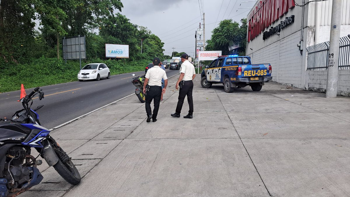 PNCdeGuatemala's tweet photo. En lugares diferentes de Alta Verapaz, Sololá y Retalhuleu, Policía Nacional Civil continúa brindando prevención a ciudadanos guatemaltecos y extranjeros, con el propósito de seguir velando por la vida y el patrimonio de estas personas.

¡No hay mañana, #LaSeguridadEsHoy! https://t.co/wt1aIhq93m