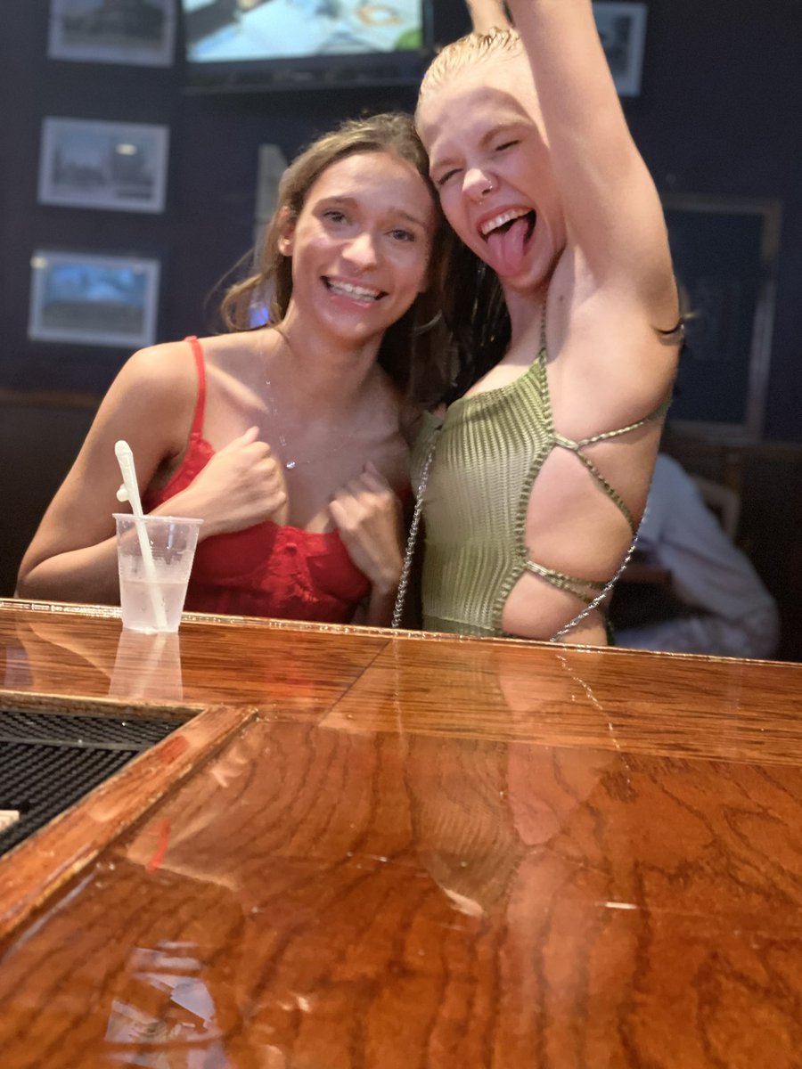 jestersqueen's tweet photo. Flashed my titties at the bar last night! 😏 https://t.co/aeQnHs9I7V