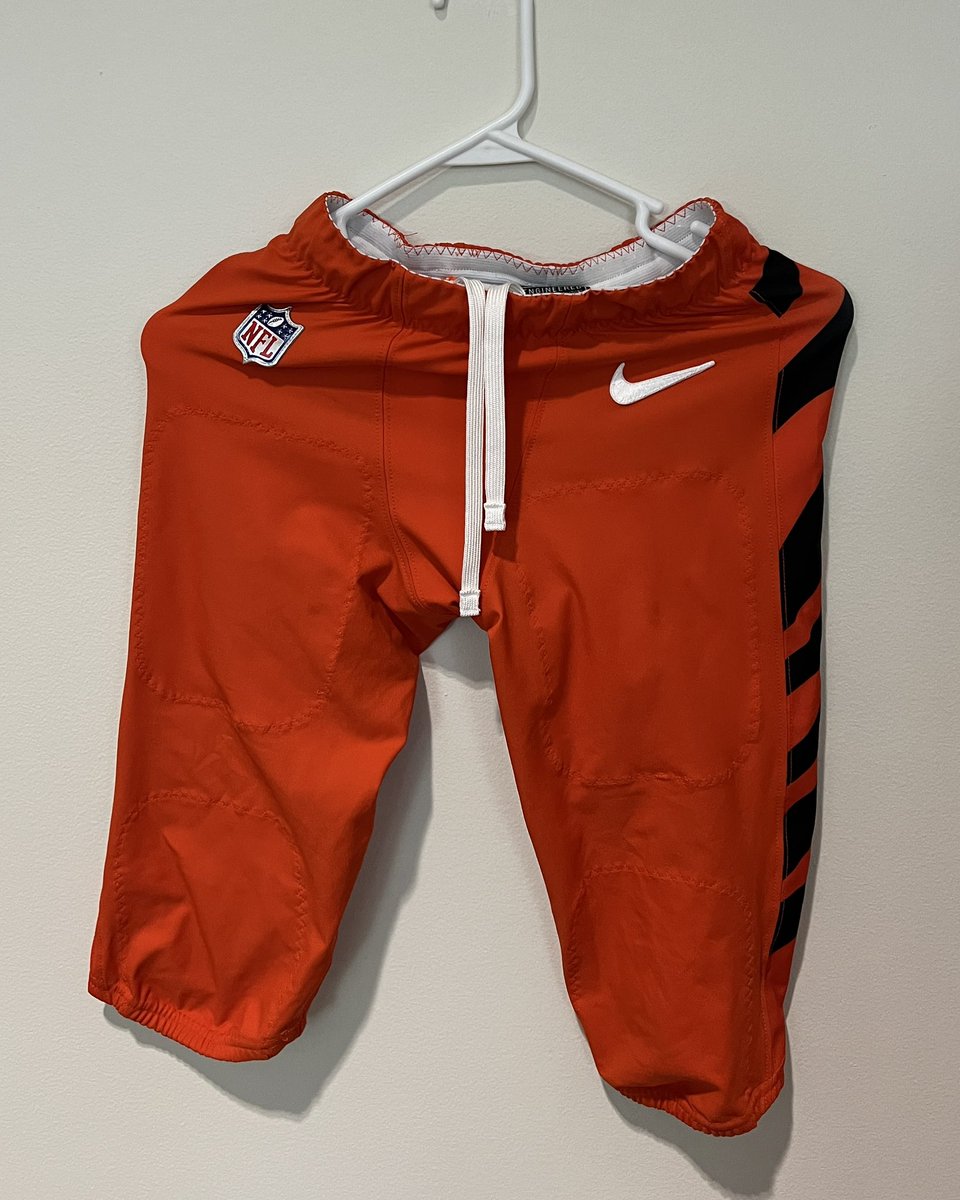 CincyProblems's tweet photo. BENGALS ORANGE PANTS COMING THIS SEASON 🔥🟠 #WHODEY https://t.co/E00mzygVbq
