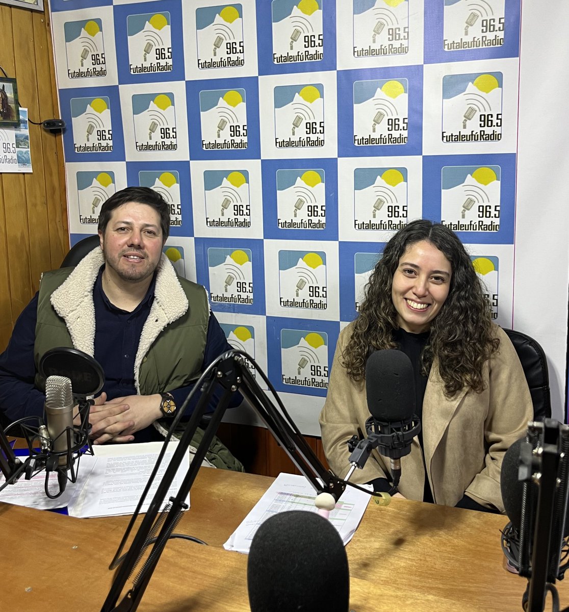 Seremi Juan Eduardo Gómez y Jefa Deprov de #palena Tamara Galindo, en vivo por Futaleufú Radio 96.5 🫰🏼

Conversando sobre el despliegue que tenemos en la provincia, SAE 2025 y temas de la cartera 💫